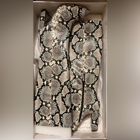 Villa Rouge Shoes - Villa Rouge Snakeskin Boots.
